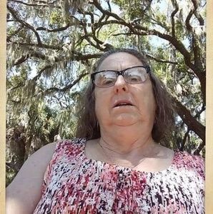 Meet your Posher, Edith